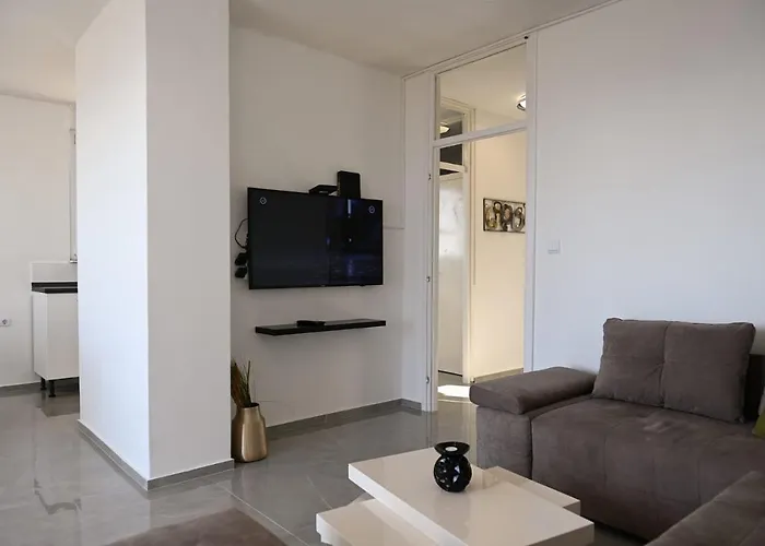 Loro 1 Appartement *