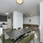 Apartamento Loro 1 *
