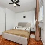 Loro 1 Apartamento *