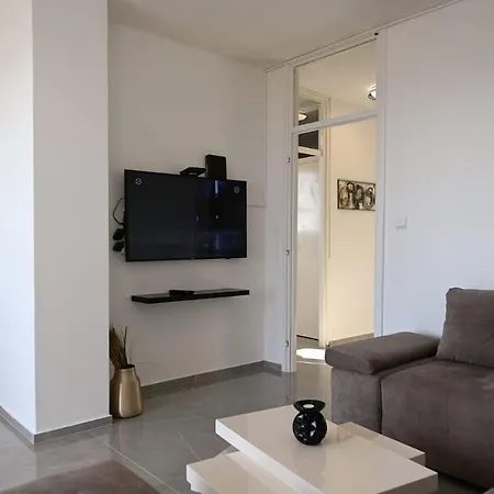 Loro 1 Apartamento *